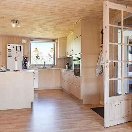 בית נופש 4 Bedroom Cozy In Tarm