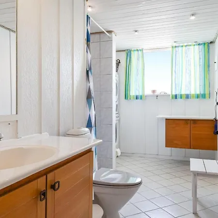 4 Bedroom Cozy In Tarm
