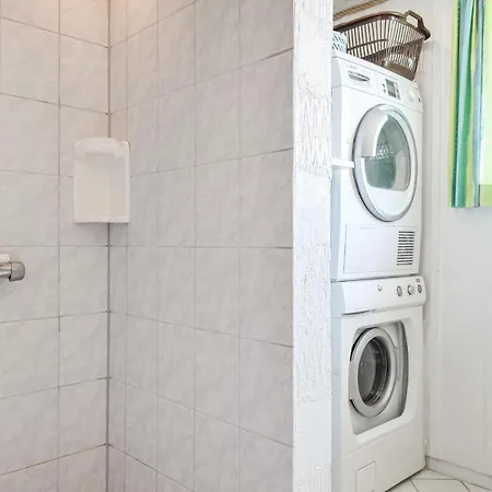 4 Bedroom Cozy In בית נופש