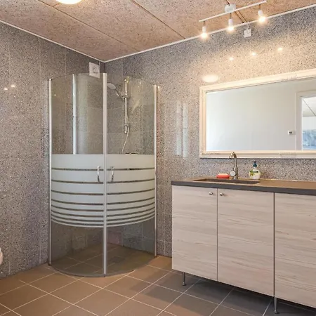 בית נופש 4 Bedroom Cozy In Tarm
