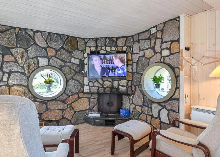 4 Bedroom Cozy In