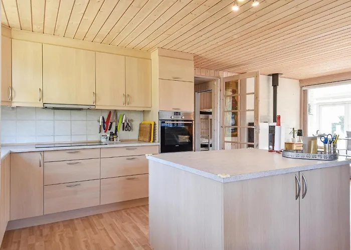 Dom wakacyjny 4 Bedroom Cozy In
