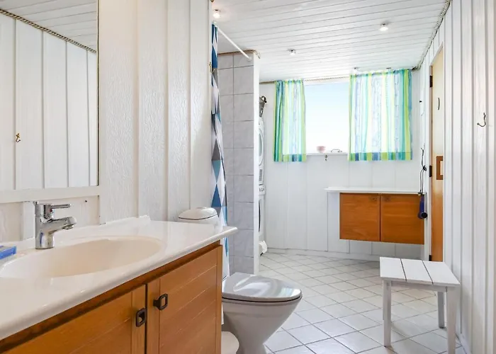 4 Bedroom Cozy In Tarm