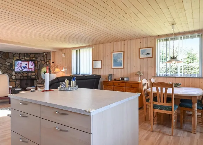 4 Bedroom Cozy In
