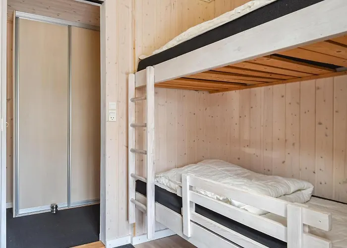 4 Bedroom Cozy In