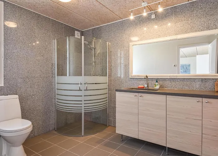 Dom wakacyjny 4 Bedroom Cozy In Tarm