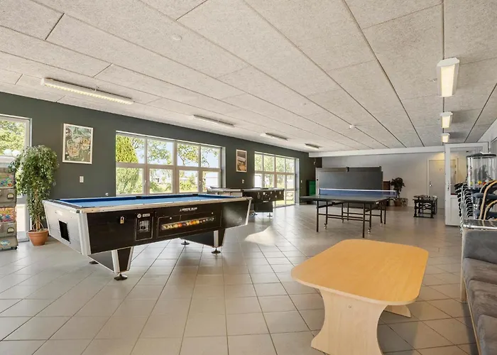 4 Bedroom Cozy In Dom wakacyjny